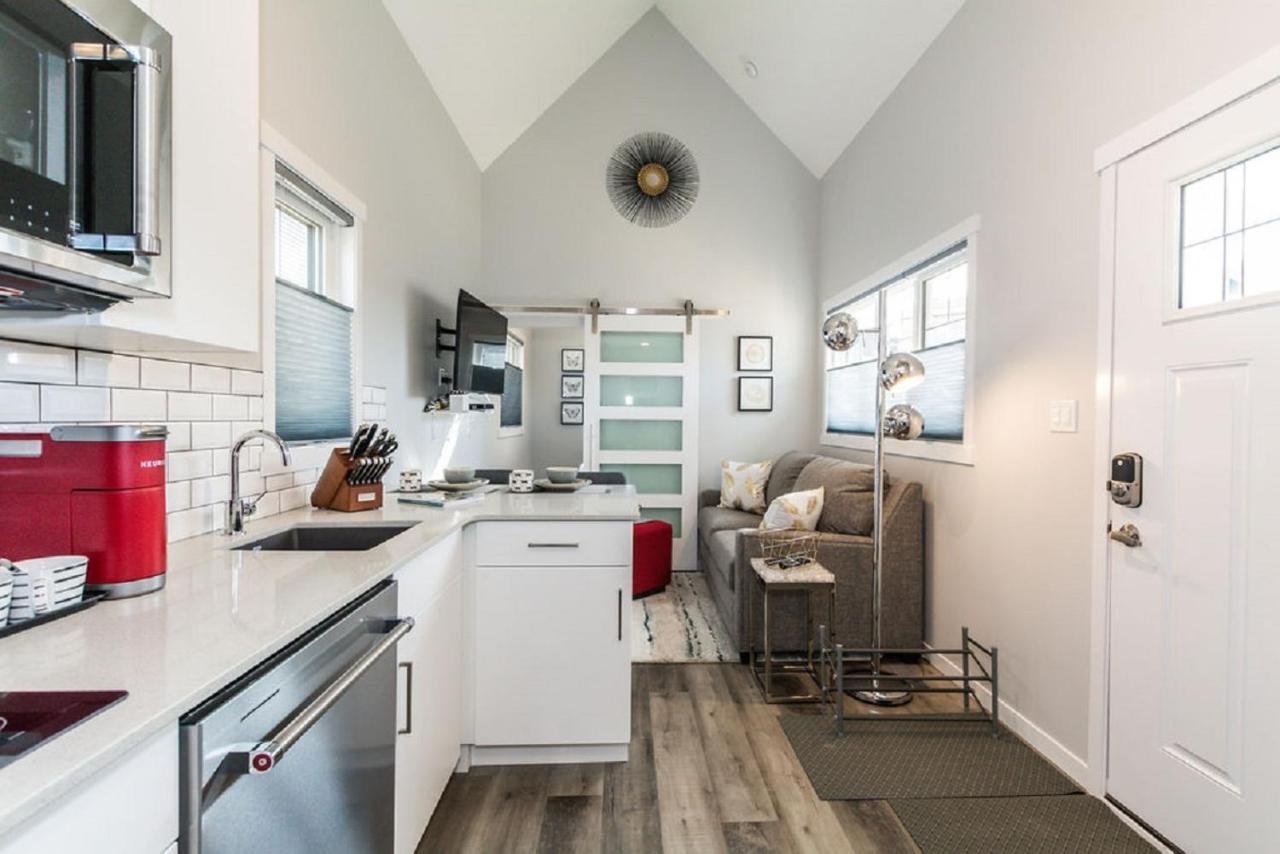 Ladybug Lane Tiny Home Edmonton Exterior foto