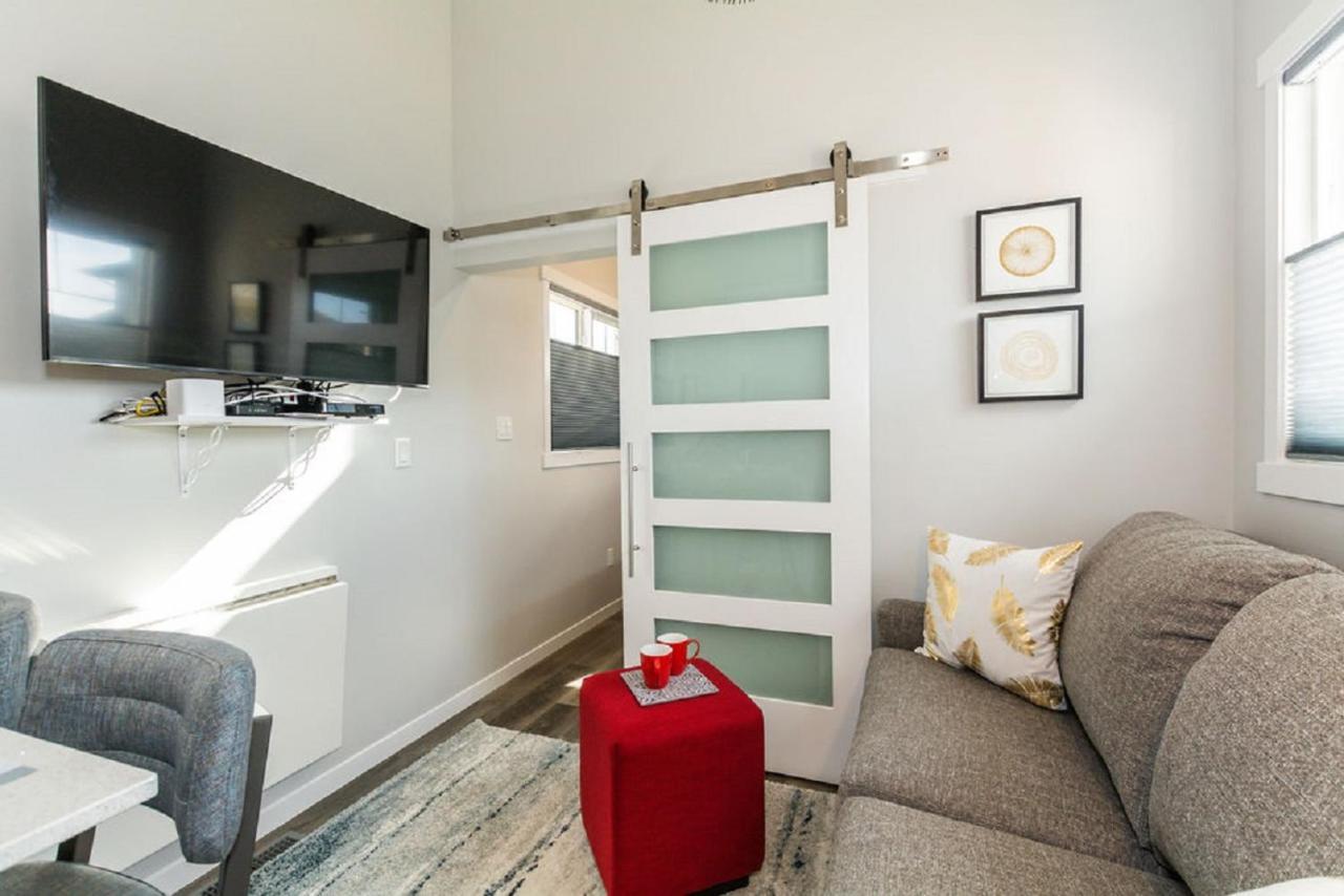 Ladybug Lane Tiny Home Edmonton Exterior foto